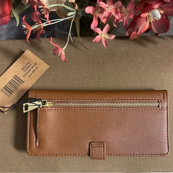 STEVE Madden Wallet 💕 -> Steve Madden Wallet 💕 - Picture 2 of 5